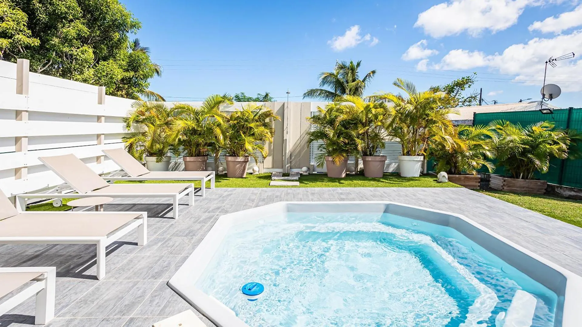 Magnifique Villa Avec Piscine Au Coeur Des Plages Le Moule
